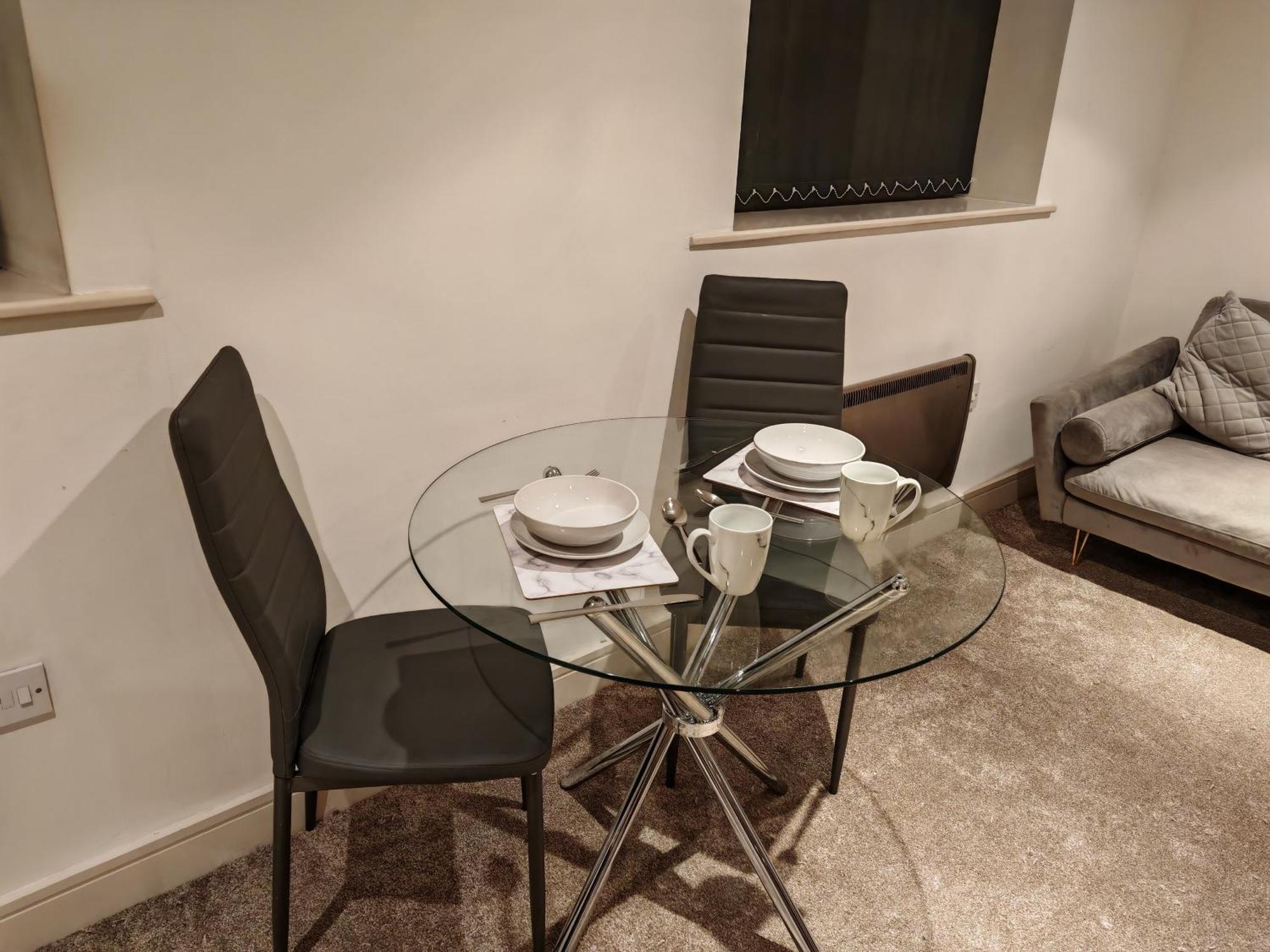 Lovely 1 Bedroom Apartment With Free Parking & Gym Kirkburton Luaran gambar